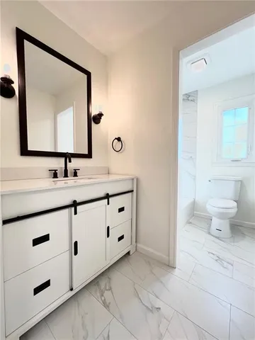 $379,900 | 10806 West 96th Street, Overland Park, KS 66214