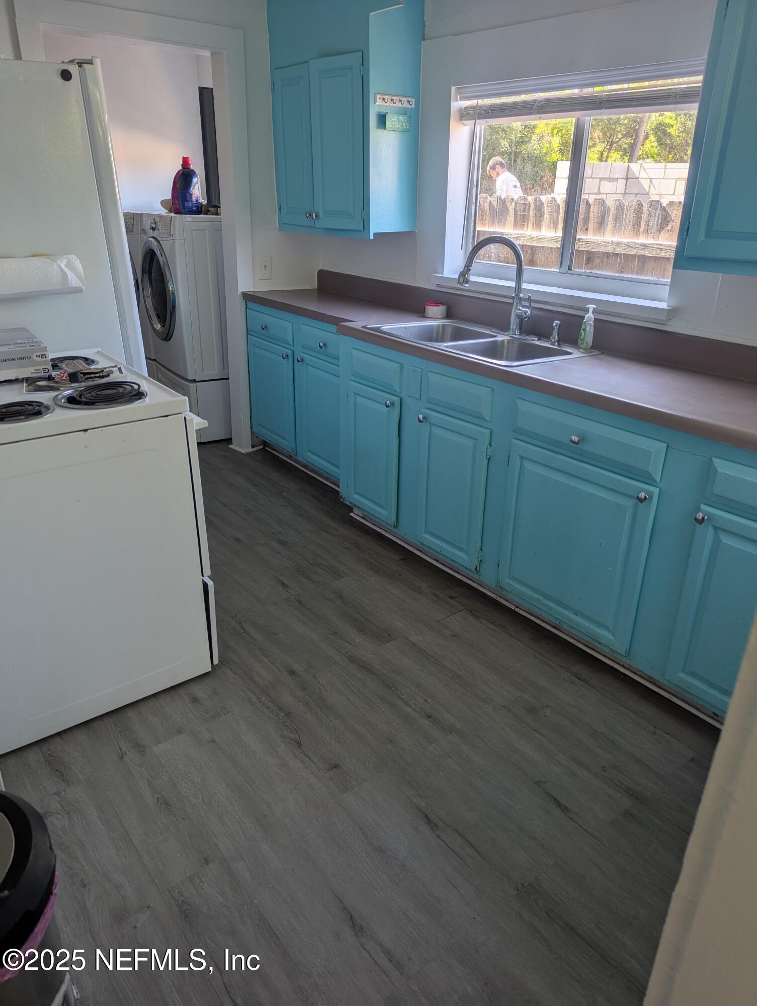 544 Westmoreland Road Daytona Beach, FL 32114 - Photo 4 of 17 PXL_20250922_195032818.RAW-01.MP.COVER