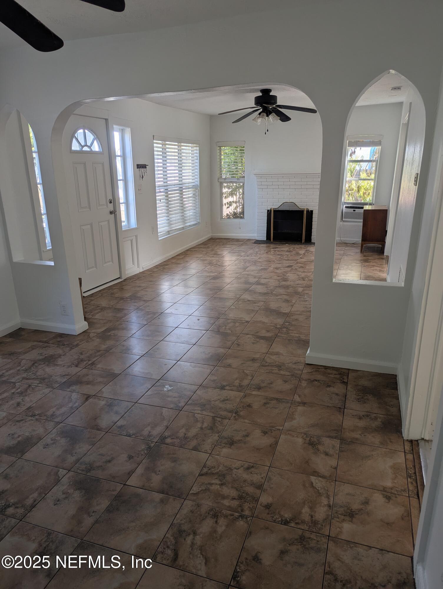 544 Westmoreland Road Daytona Beach, FL 32114 - Photo 6 of 17 PXL_20250922_193127018.RAW-01.COVER