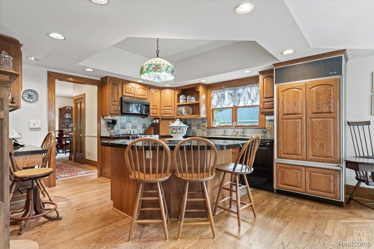 1260 Yorkshire Road Birmingham, MI 48009 - Photo 26 of 49 Gallery Image 26