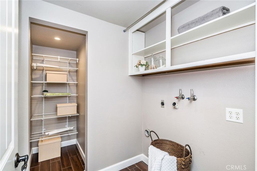 30392 North Hampton Road Laguna Niguel, CA 92677 - Photo 24 of 44 a room with a book shelf