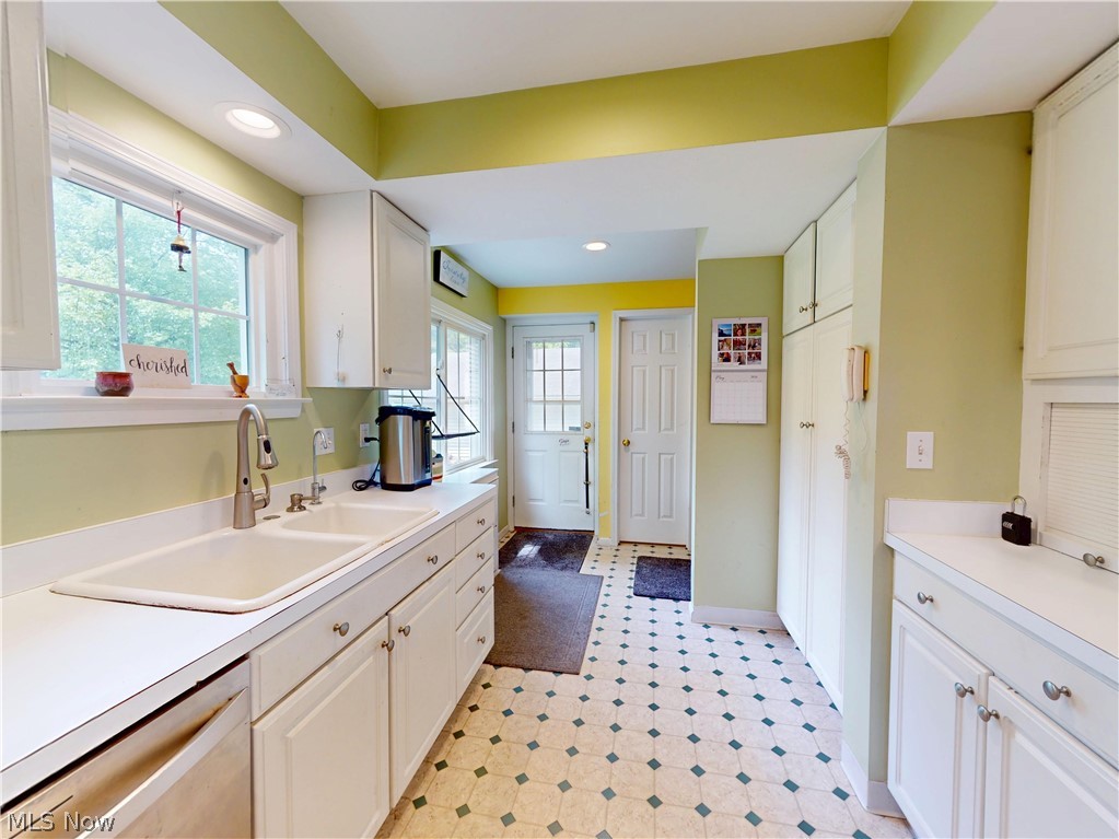 33430 Pettibone Road Solon, OH 44139 - Photo 10 of 37