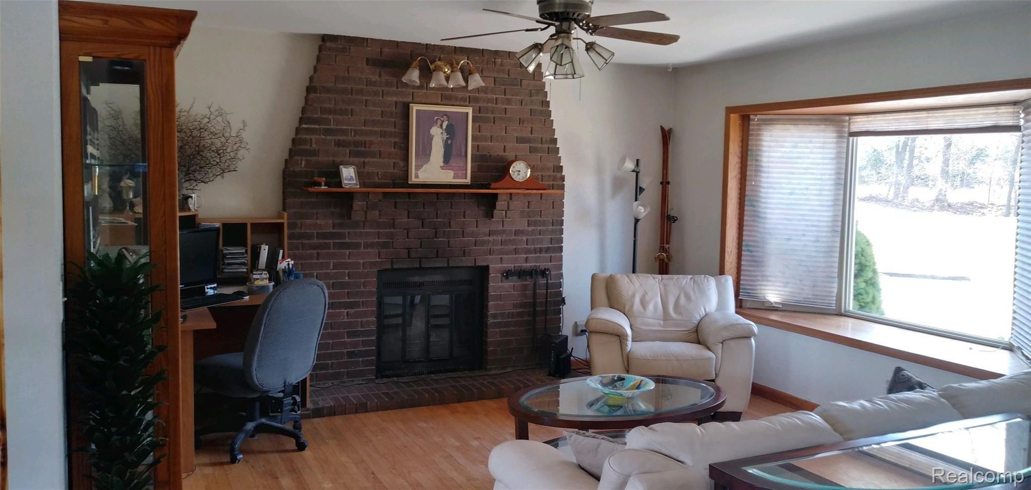 2975 Ford Road White Lake, MI 48383 - Photo 3 of 23 IMG_0874.JPG