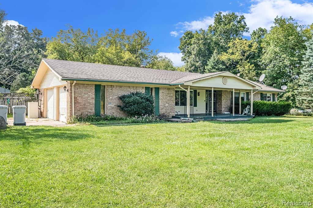 8353 Mack Road Linden, MI 48451 - Photo 3 of 33