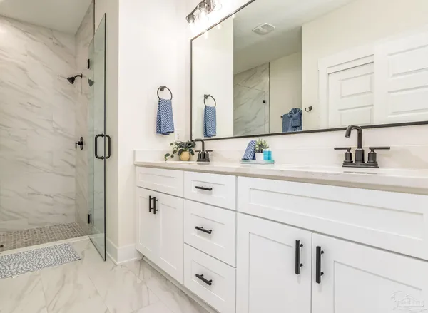 $2,850 | 520 North De Villiers Street, Unit B, Pensacola, FL 32501