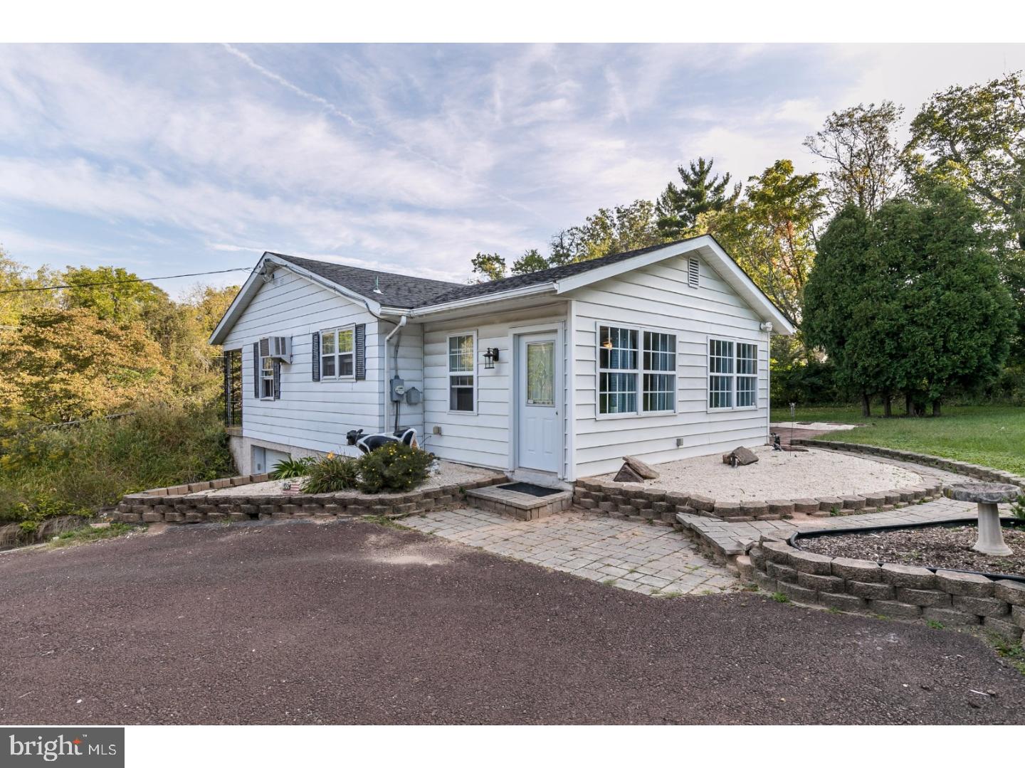 13 Halteman Road Pottstown, PA 19465 - Photo 3 of 19