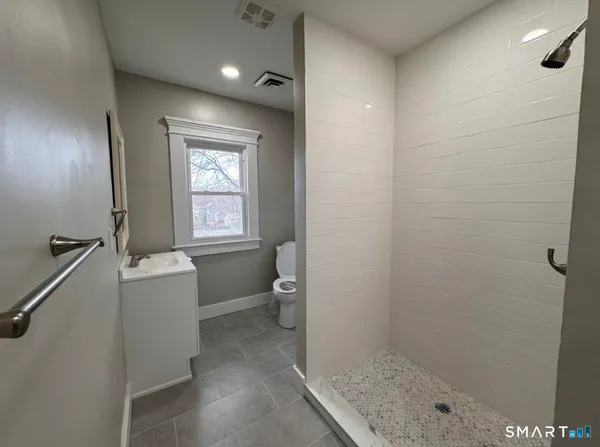 $1,800 | 166 Sherman Avenue, Unit 3, Meriden, CT 06450