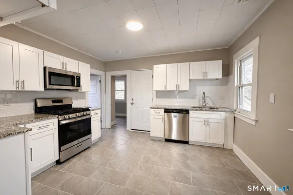 $1,800 | 166 Sherman Avenue, Unit 3, Meriden, CT 06450