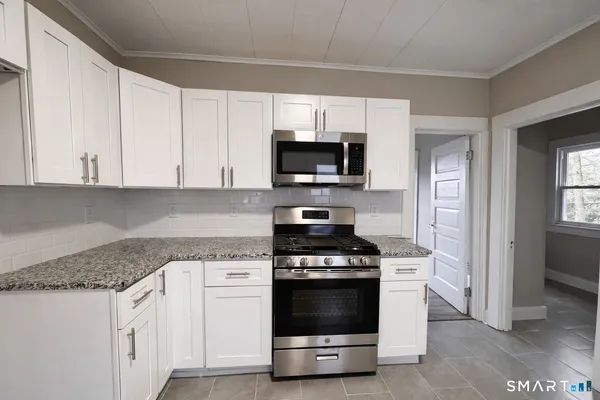 $1,800 | 166 Sherman Avenue, Unit 3, Meriden, CT 06450