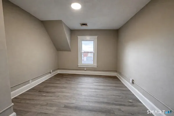 $1,800 | 166 Sherman Avenue, Unit 3, Meriden, CT 06450