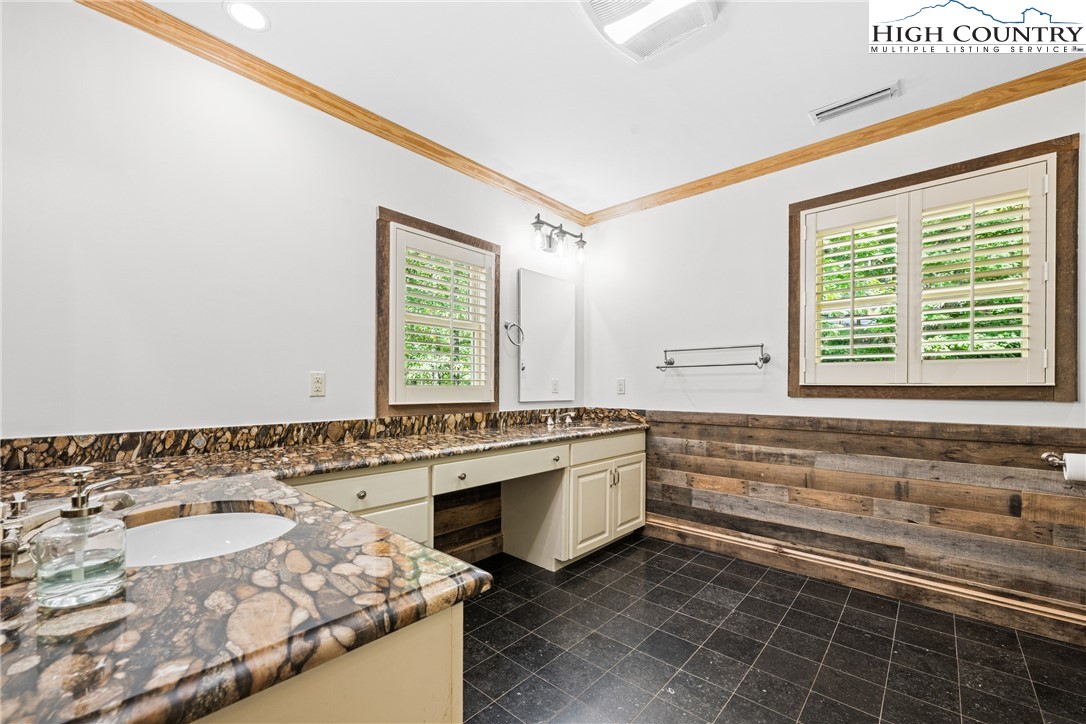 955 Dogwood Boone, NC 28607 - Photo 19 of 48 a kitchen with a sink stove and cabinets