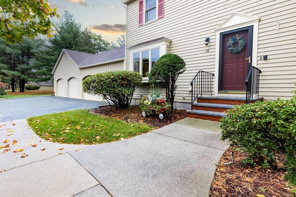 44 Village Post Road, Unit 44 Danvers, MA 01923 - Photo 3 of 39 Gallery Image 3