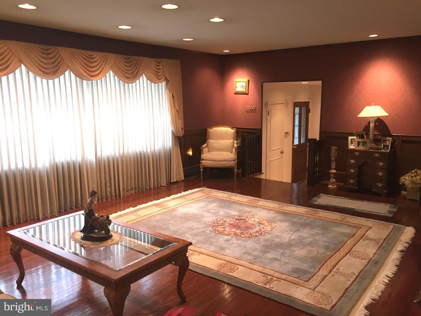 3631 Wheatsheaf Road Huntingdon Valley, PA 19006 - Photo 4 of 24 Living Room
