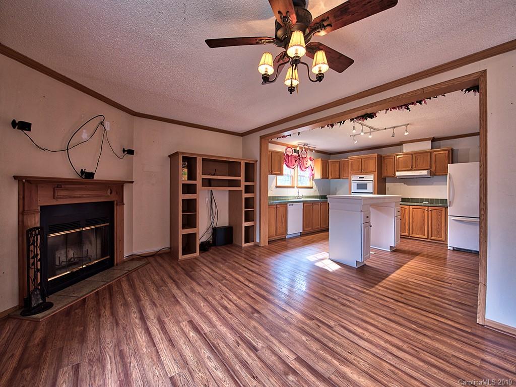 371 Bluebird Hill Road Canton, NC 28716 - Photo 5 of 30 Gallery Image 5