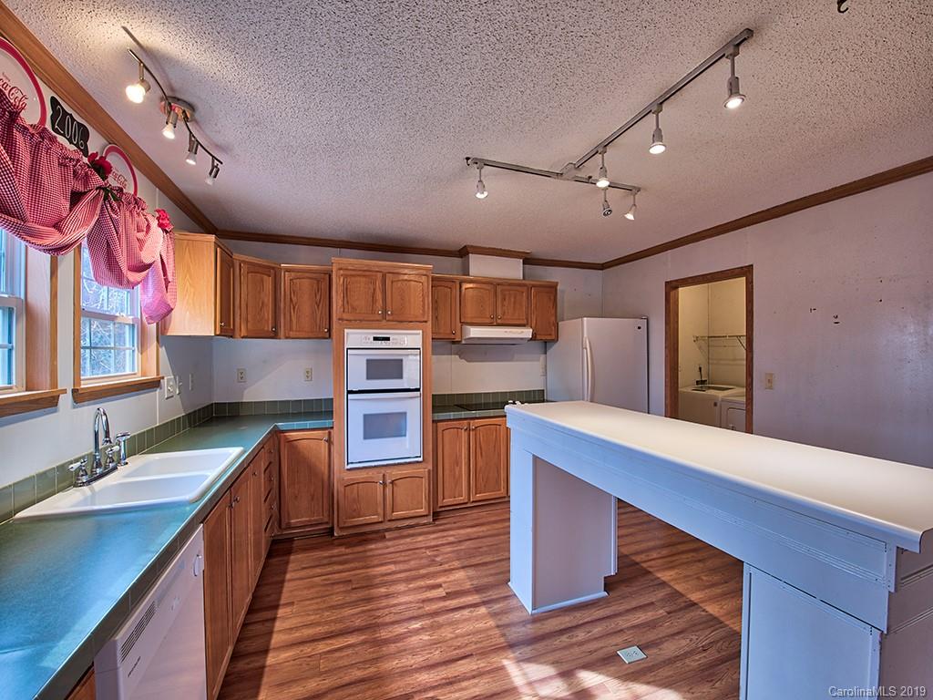 371 Bluebird Hill Road Canton, NC 28716 - Photo 8 of 30 Gallery Image 8