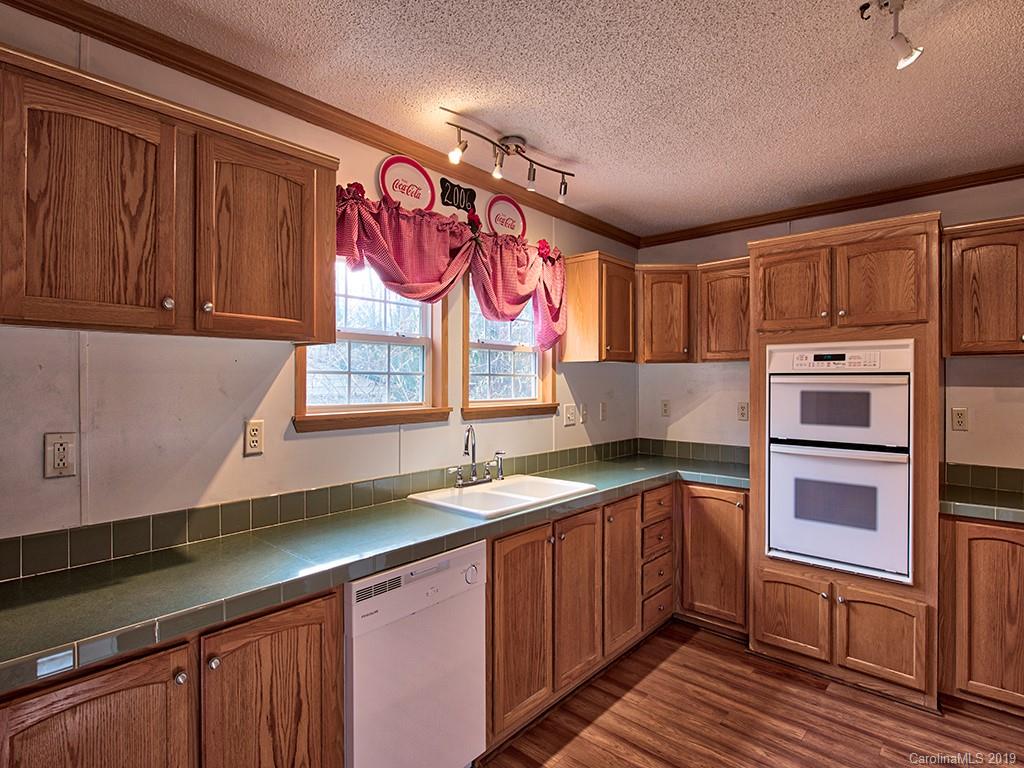 371 Bluebird Hill Road Canton, NC 28716 - Photo 9 of 30 Gallery Image 9
