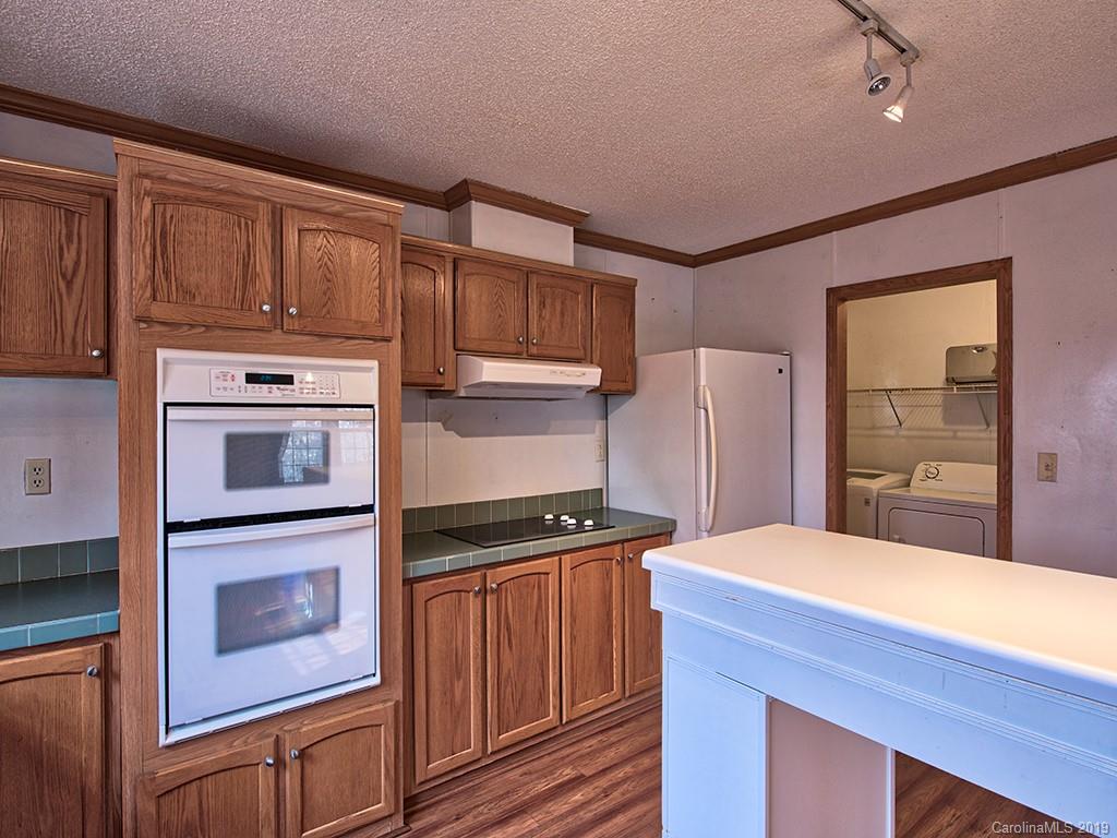 371 Bluebird Hill Road Canton, NC 28716 - Photo 10 of 30 Gallery Image 10
