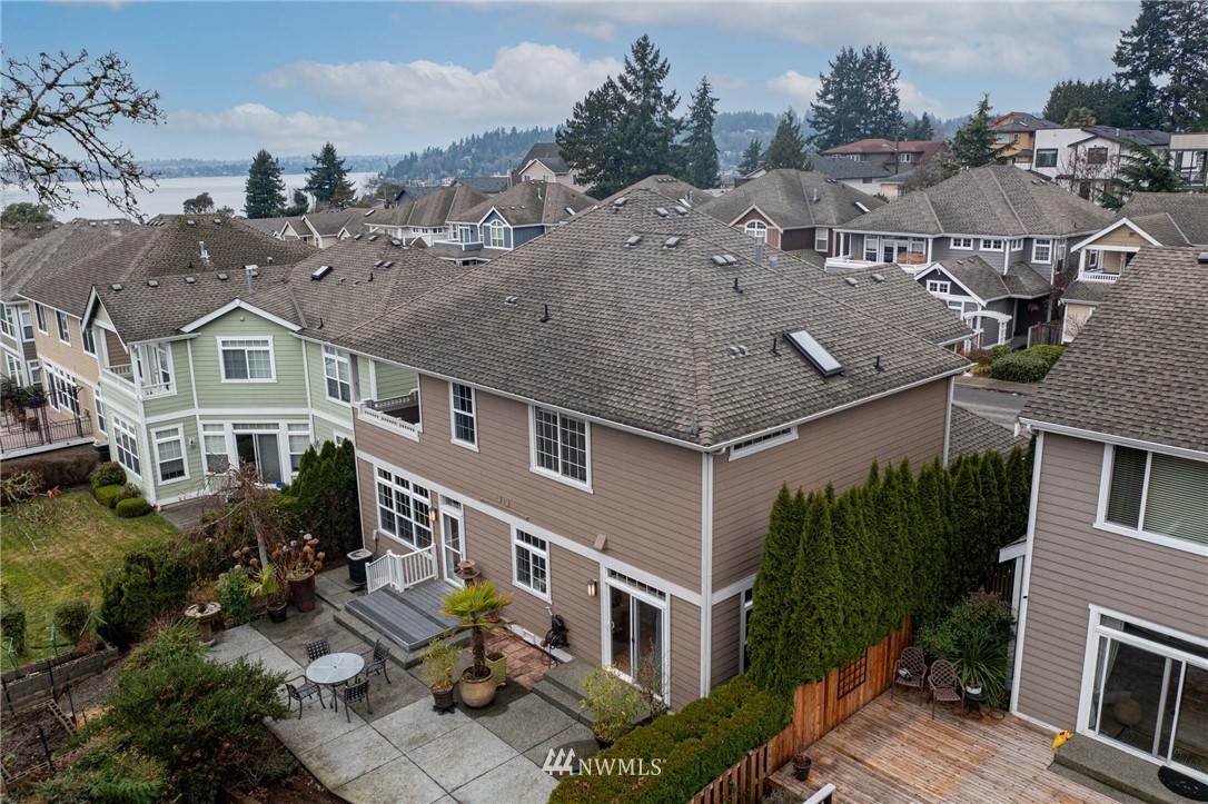 1101 North 27th Place Renton, WA 98056 - Photo 25 of 28 an aerial view of multiple houses with a yard
