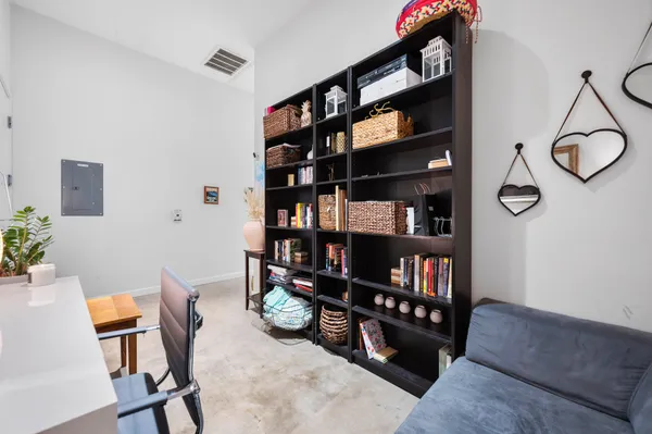 $2,300 | 507 Sabine Street, Unit 908, Austin, TX 78701