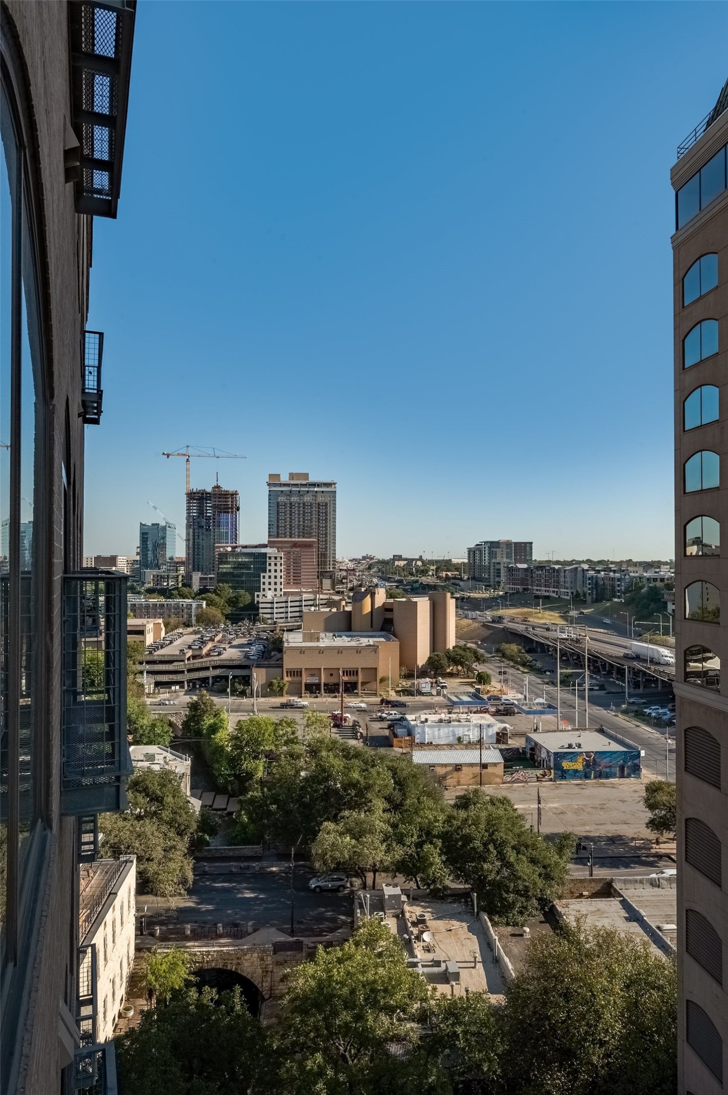 507 Sabine Street, Unit 908 Austin, TX 78701 - Photo 22 of 26 a view of a city