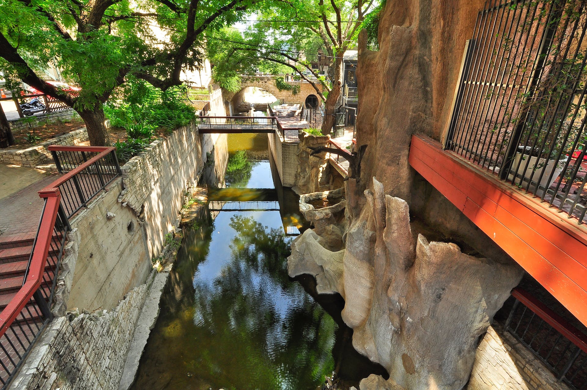 507 Sabine Street, Unit 908 Austin, TX 78701 - Photo 24 of 26 a view of building