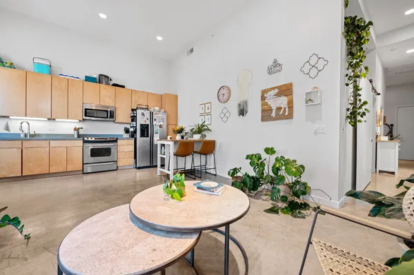 $2,300 | 507 Sabine Street, Unit 908, Austin, TX 78701