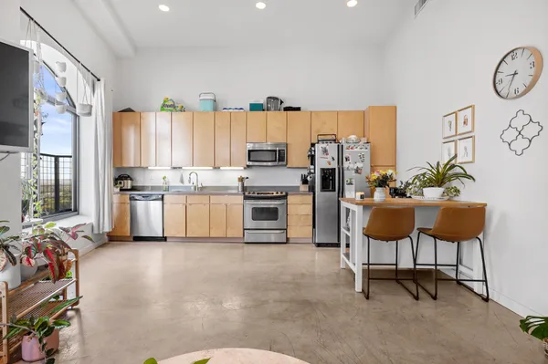 $2,300 | 507 Sabine Street, Unit 908, Austin, TX 78701