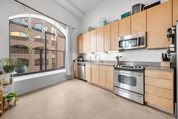 $2,300 | 507 Sabine Street, Unit 908, Austin, TX 78701