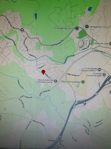 with white and black white bed