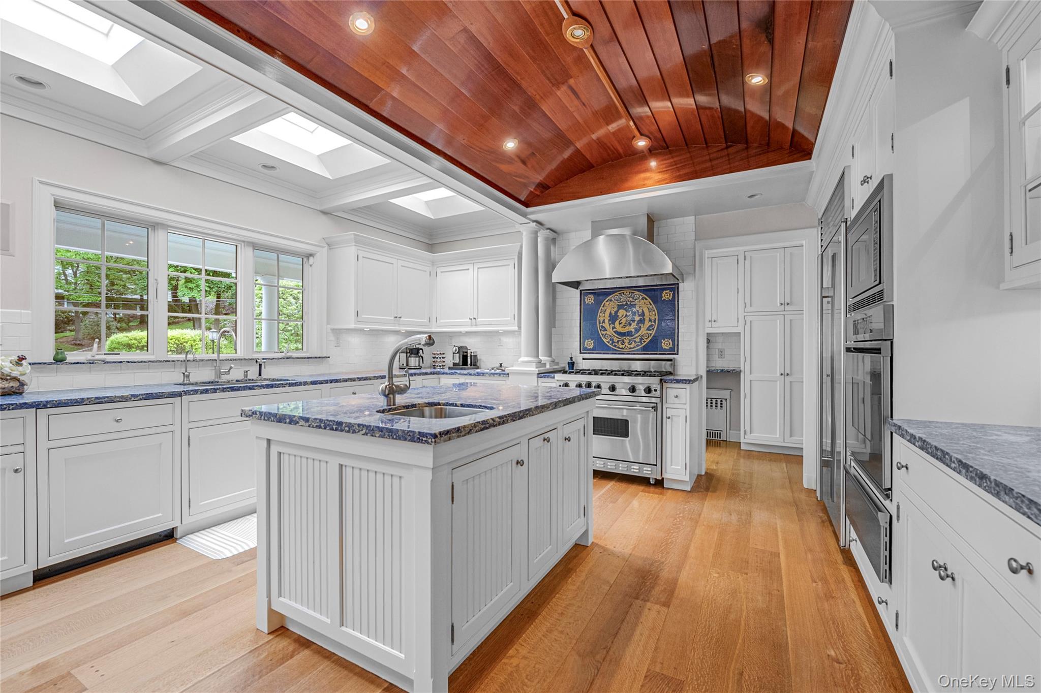 58 Cornwells Beach Road Sands Point, NY 11050 - Photo 7 of 33 Gallery Image 7