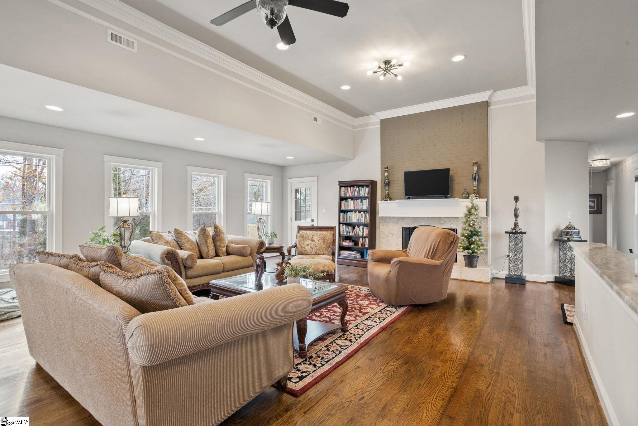 223 Sheffield Road Greer, SC 29651 - Photo 4 of 36