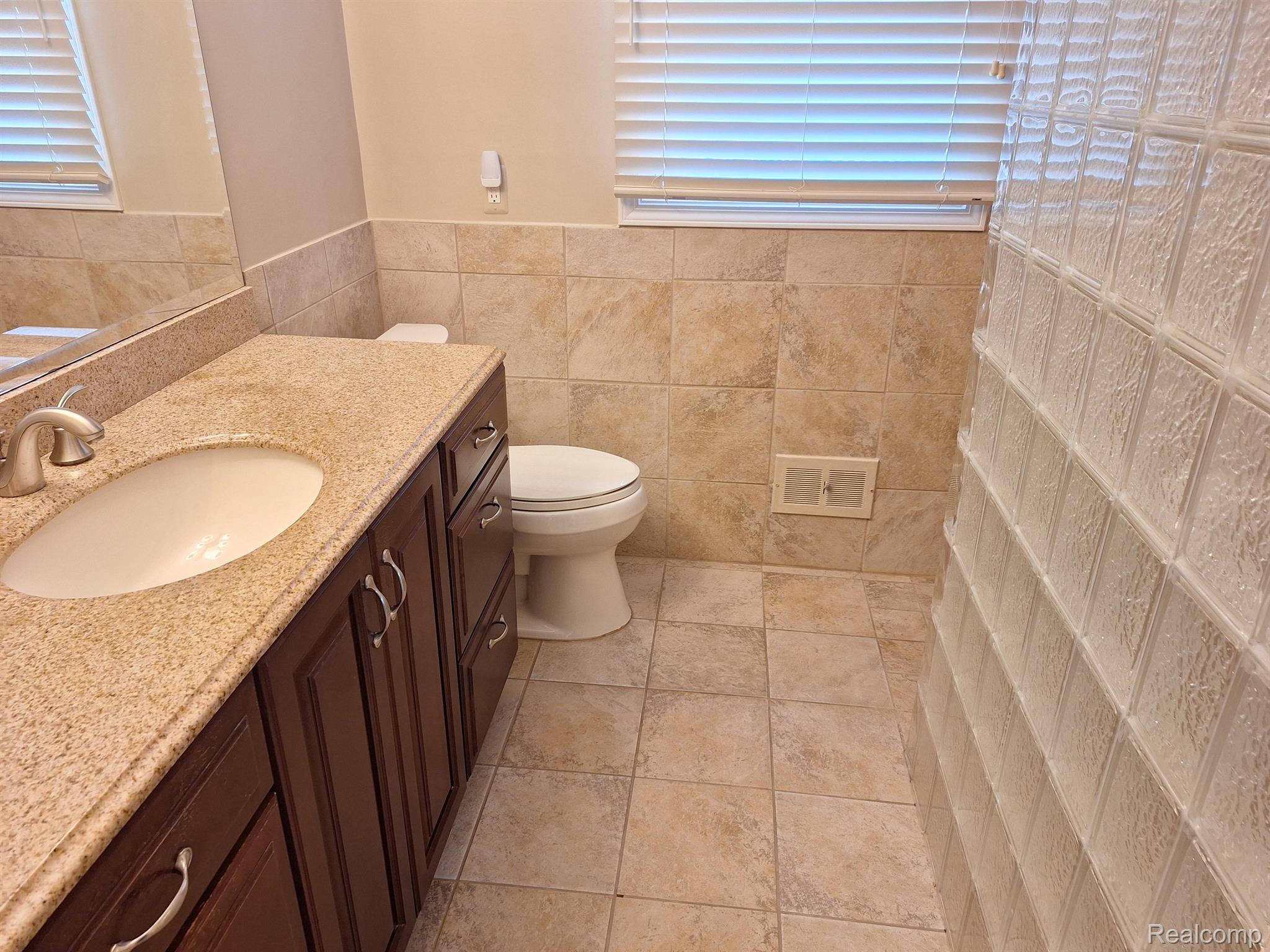 866 Timberline Drive Rochester, MI 48309 - Photo 35 of 53