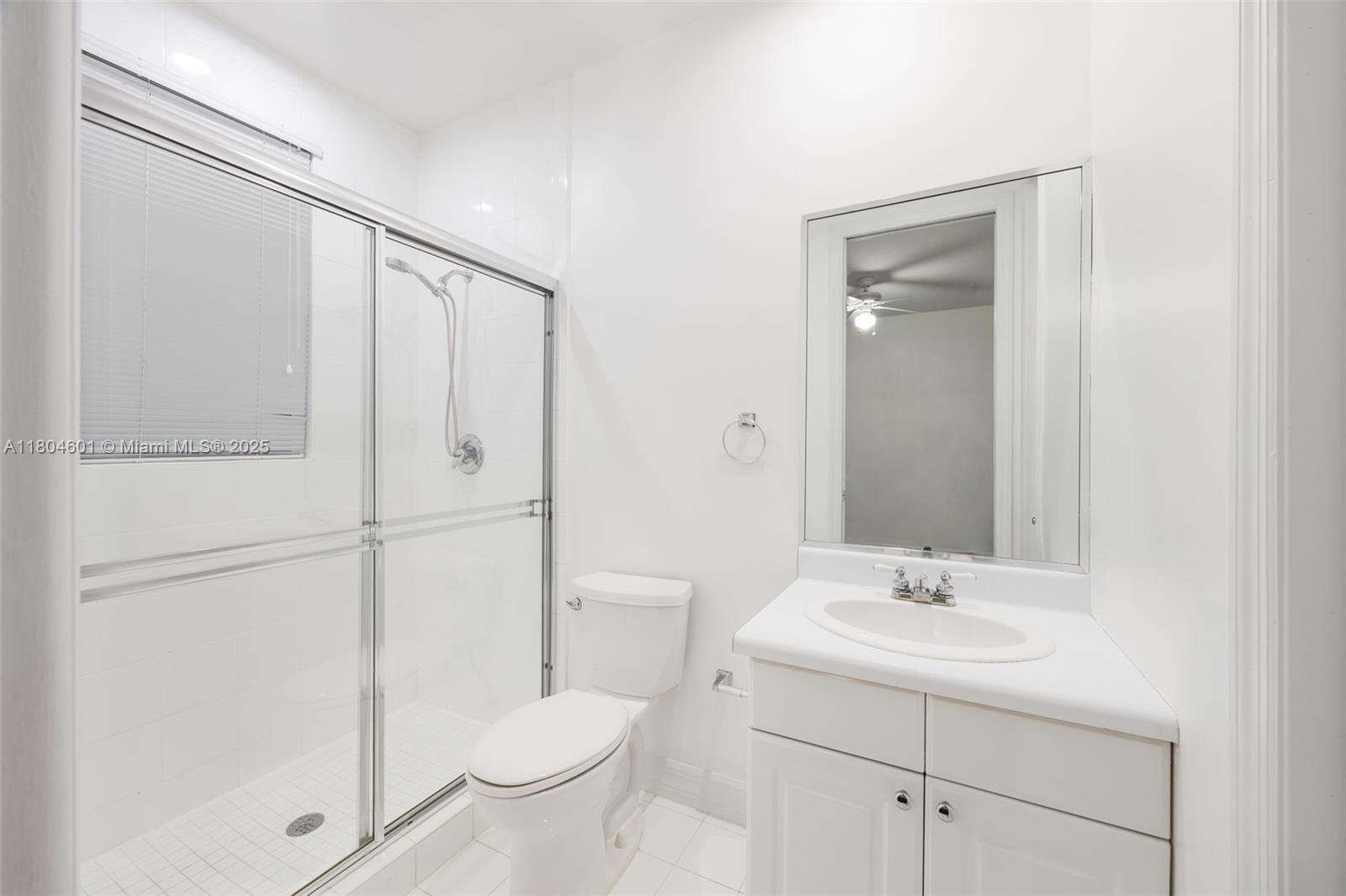 7250 Erwin Road Miami, FL 33143 - Photo 25 of 37 Downstairs En-Suite Bath