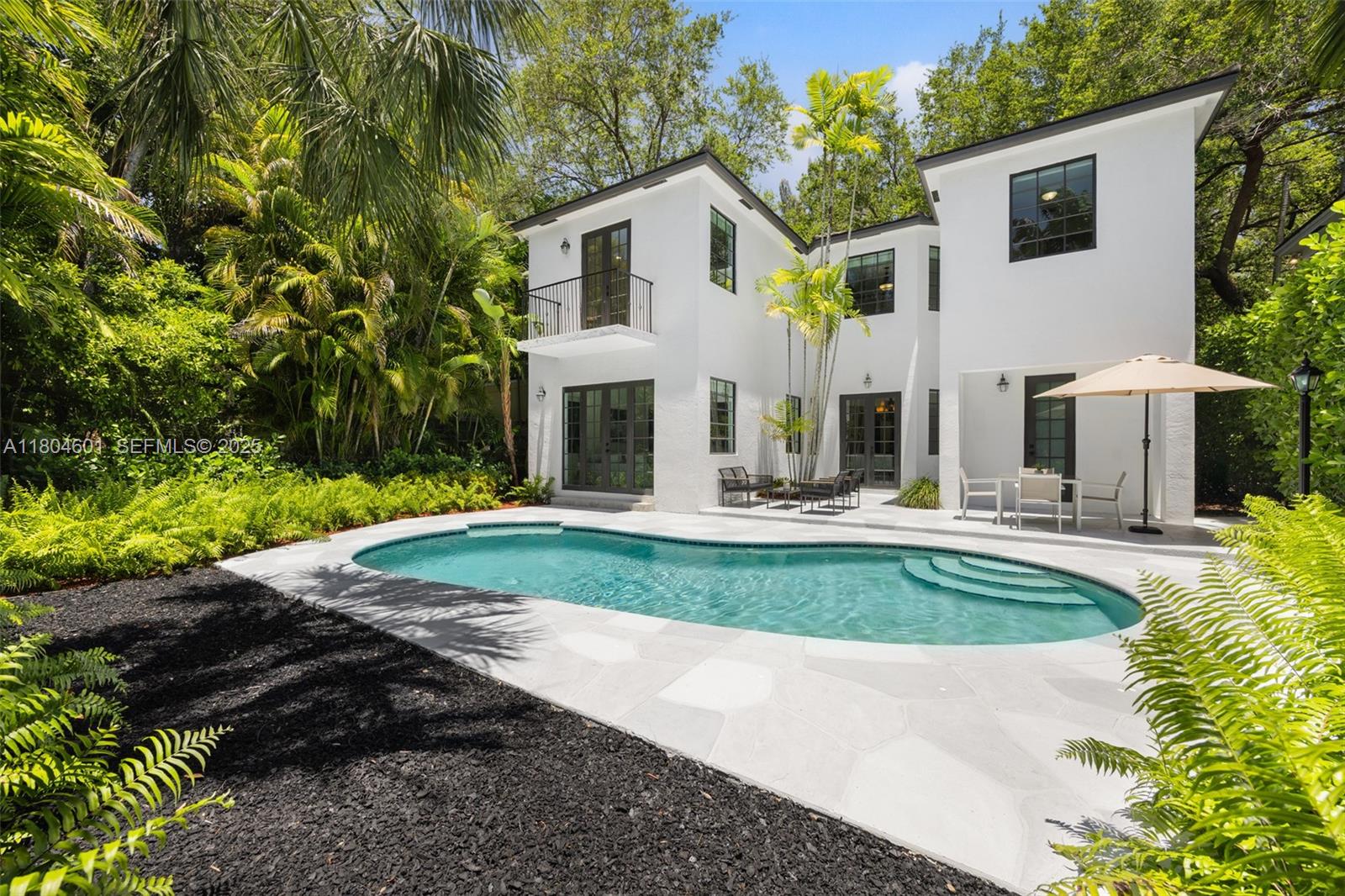 7250 Erwin Road Miami, FL 33143 - Photo 32 of 37