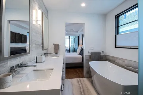 $3,520,000 | 502 1/2 Begonia Avenue, Corona del Mar, CA 92625
