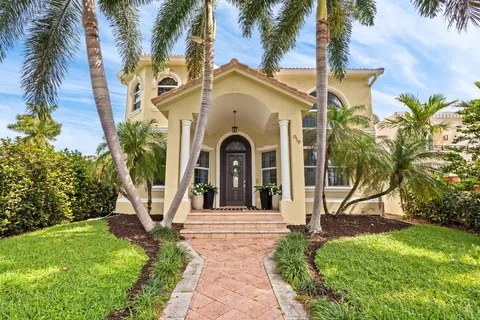 $1,645,000 | 919 Hollywood Boulevard, Hollywood, FL 33019