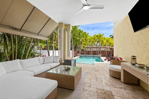 $1,645,000 | 919 Hollywood Boulevard, Hollywood, FL 33019