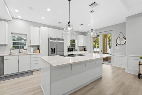 $1,645,000 | 919 Hollywood Boulevard, Hollywood, FL 33019