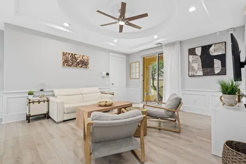 $1,645,000 | 919 Hollywood Boulevard, Hollywood, FL 33019