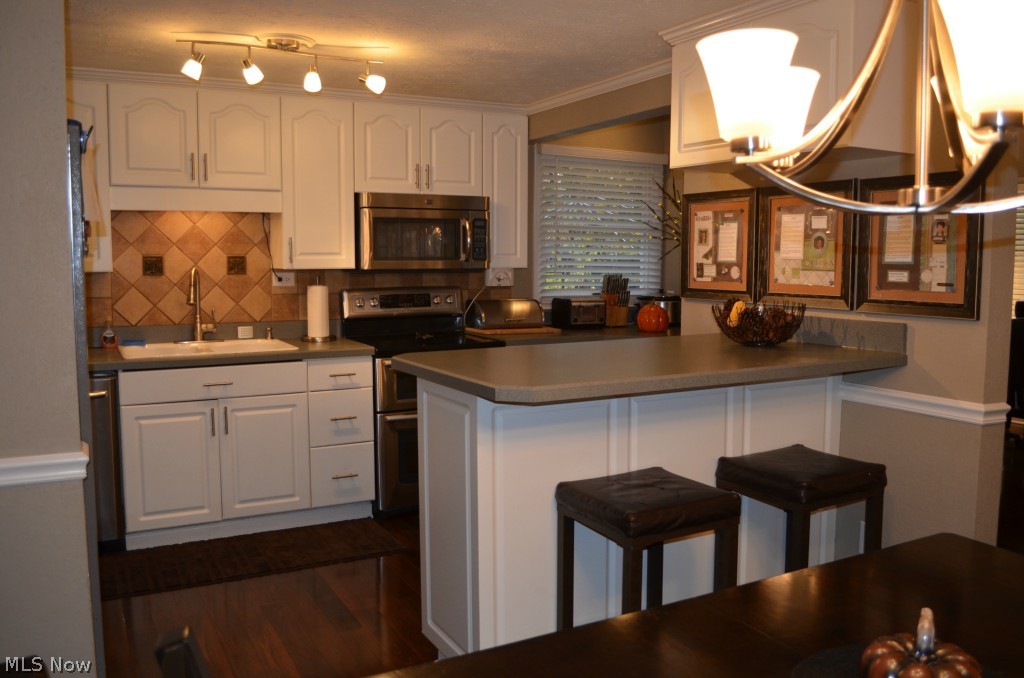 4297 Kenneth Road Stow, OH 44224 - Photo 4 of 25