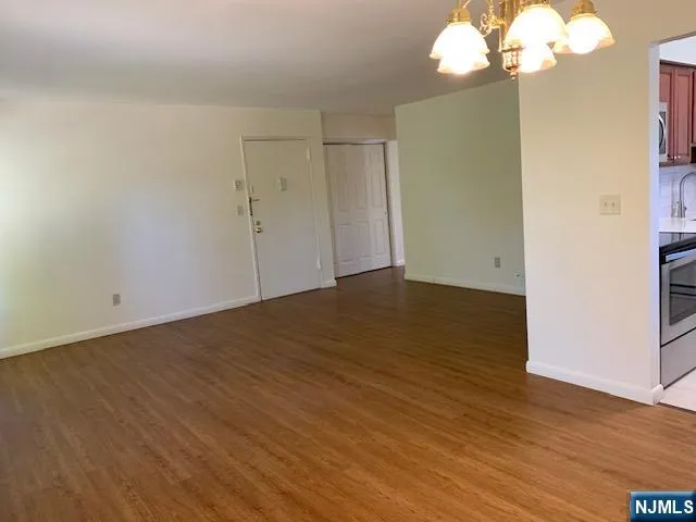 $2,100 | 71 C Hawthorne Avenue, Unit C), Park Ridge, NJ 07656