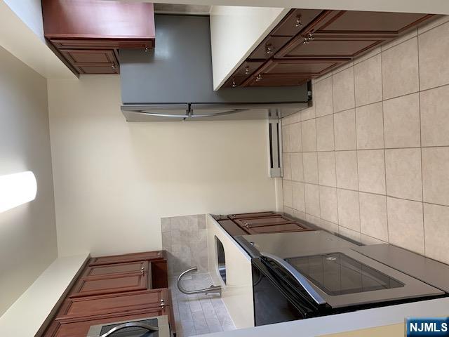 71 C Hawthorne Avenue, Unit C) Park Ridge, NJ 07656 - Photo 15 of 26