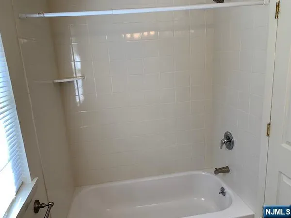 $2,100 | 71 C Hawthorne Avenue, Unit C), Park Ridge, NJ 07656