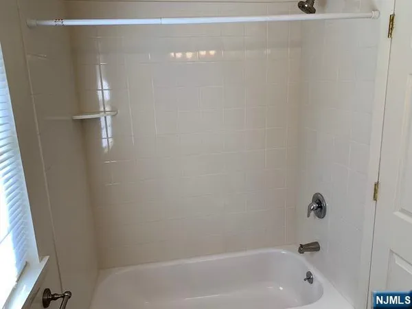 $2,100 | 71 C Hawthorne Avenue, Unit C), Park Ridge, NJ 07656