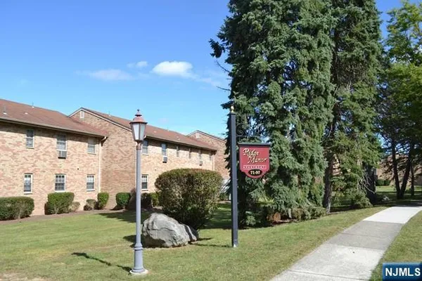 $2,100 | 71 C Hawthorne Avenue, Unit C), Park Ridge, NJ 07656