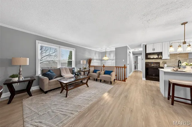 $310,000 | 1349 Nutmeg Drive, St. Charles, MO 63303