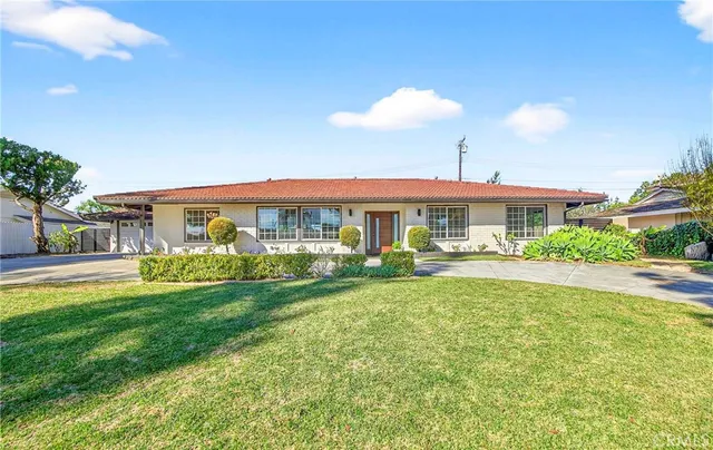 $2,190,000 | 930 Rancho Circle, Fullerton, CA 92835