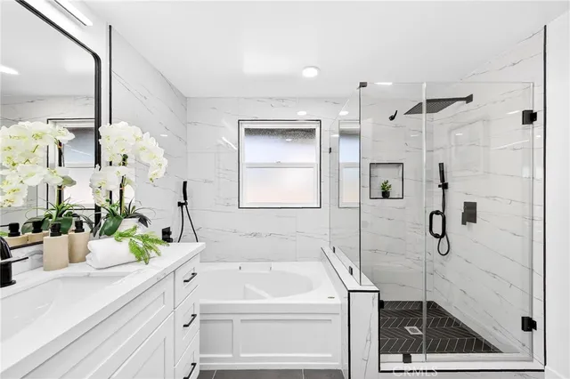 $2,190,000 | 930 Rancho Circle, Fullerton, CA 92835