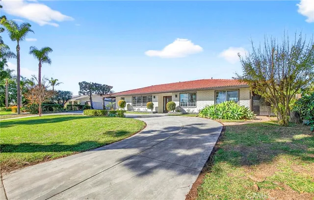 $2,190,000 | 930 Rancho Circle, Fullerton, CA 92835