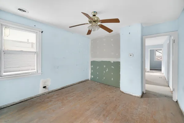 $115,000 | 8626 South Kingston Avenue, Chicago, IL 60617